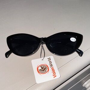 Sunglasses/readers!! CATEYE.. 1.75! Black